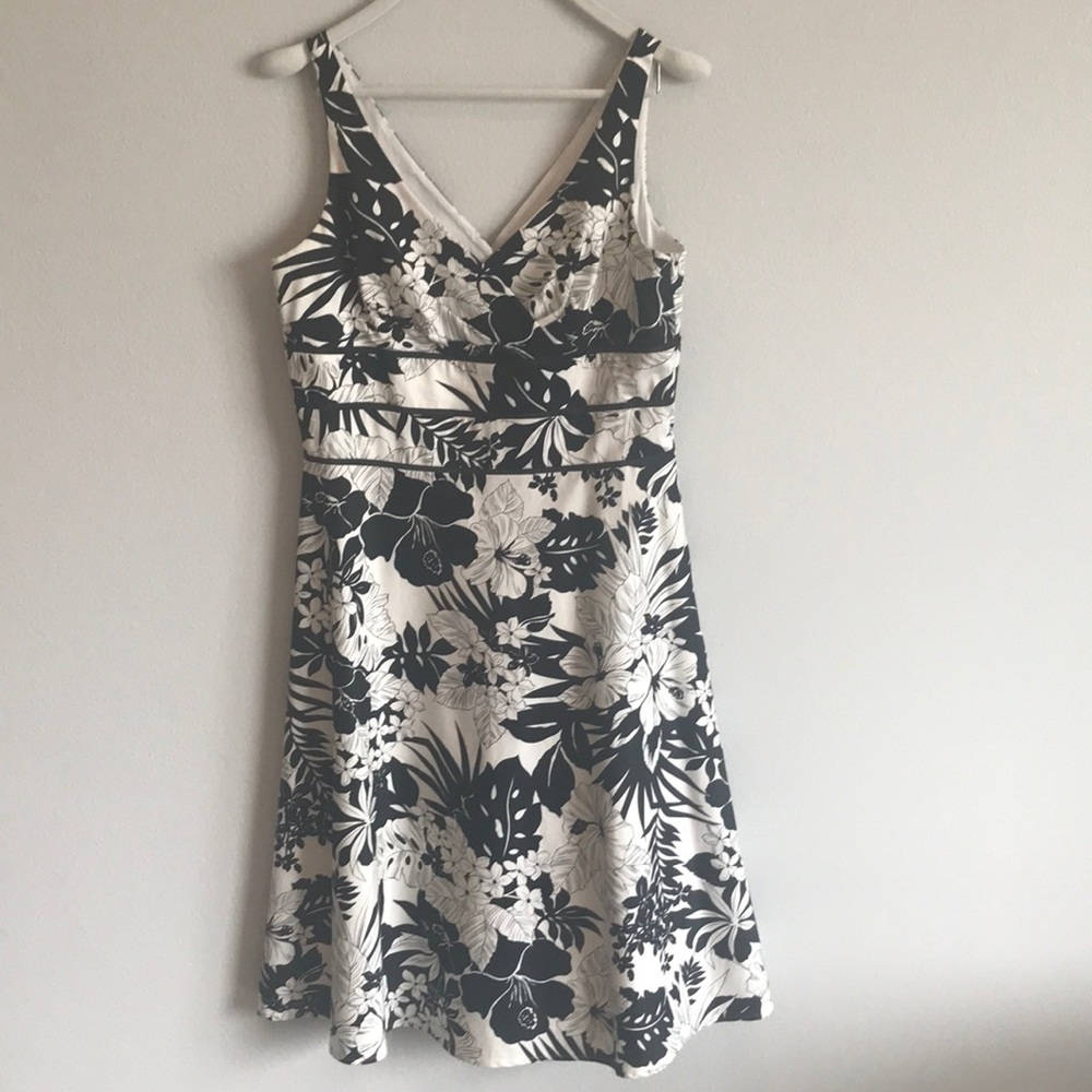 White House Black Market NWOT